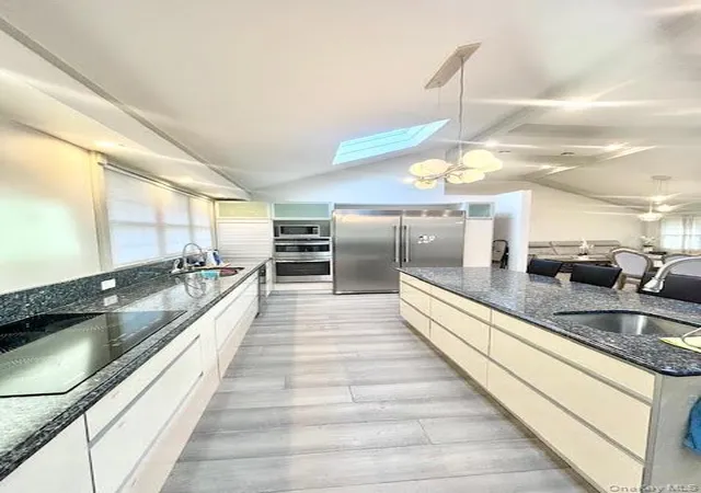 Photo 3 of Single family home for sale at 573 Fairway Dr, Woodmere, NY 11598 | MLS# 904145 | Listing updated on 2026-03-22