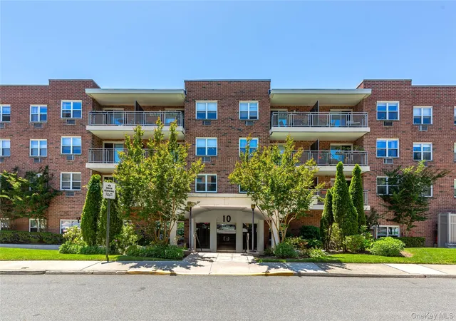 1st image of 10 Ipswich Ave, North Hempstead, NY 11030