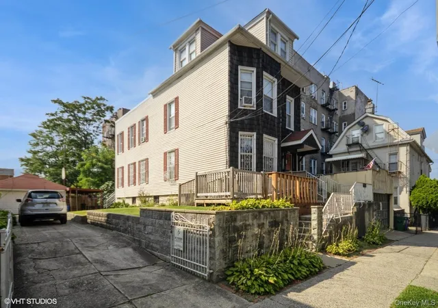 Photo 1 of Sale Pending at 4261 Byron Ave, Bronx, NY 10466 | MLS# 904492 | Listing updated on 2025-10-07