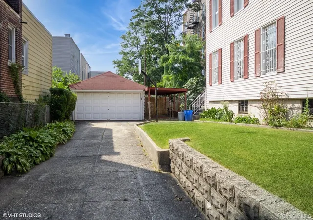 Photo 4 of Sale Pending at 4261 Byron Ave, Bronx, NY 10466 | MLS# 904492 | Listing updated on 2025-10-07