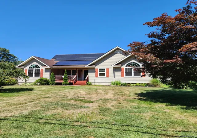 2nd image of 289 Carleton Dr E, Shirley, NY 11967 | MLS# 904512