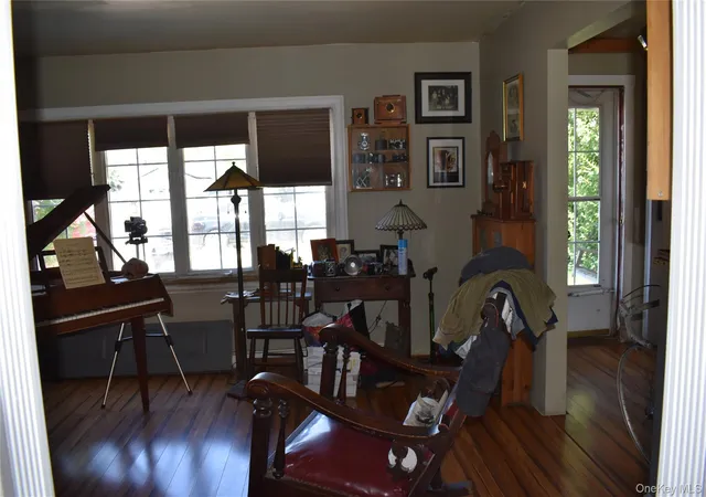 4th image of 2462 Marine Pl, Hempstead, NY 11710 | MLS# 904779