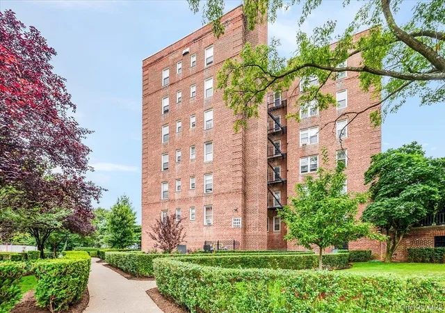 Photo 4 of Sale Pending at 5640 Netherland Ave #1B, New York, NY 10471 | MLS# 905188 | Listing updated on 2026-09-30