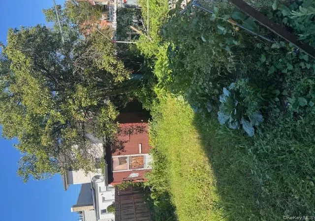 Photo 3 of Sale Pending at 841 E 226th Street, Bronx, NY 10466 | MLS# 905579 | Listing updated on 2026-03-02