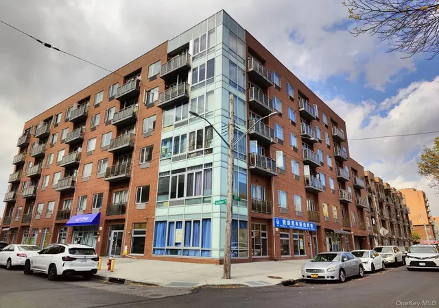1st image of 13621 Latimer Pl #3K, New York, NY 11354 | MLS# 905716