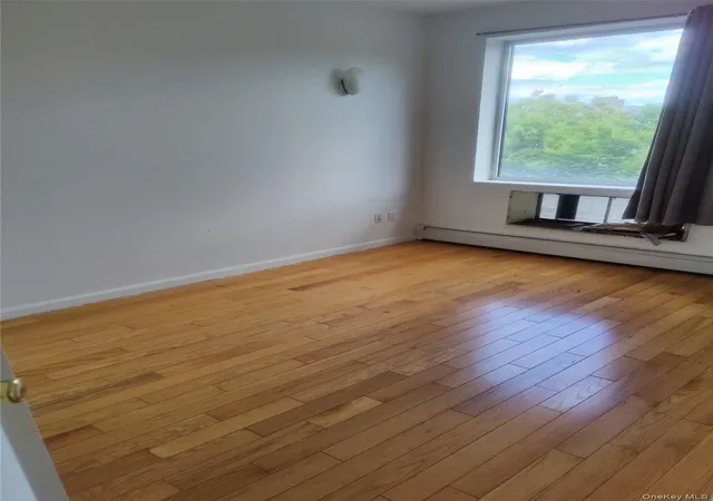 4th image of 13621 Latimer Pl #3K, New York, NY 11354 | MLS# 905716