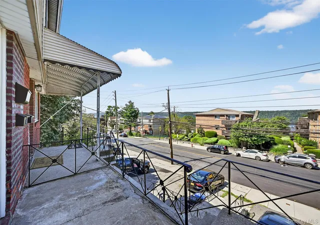 Listing Photo 4 - Condo for sale in building located at 356 N Broadway, Yonkers, NY 10701