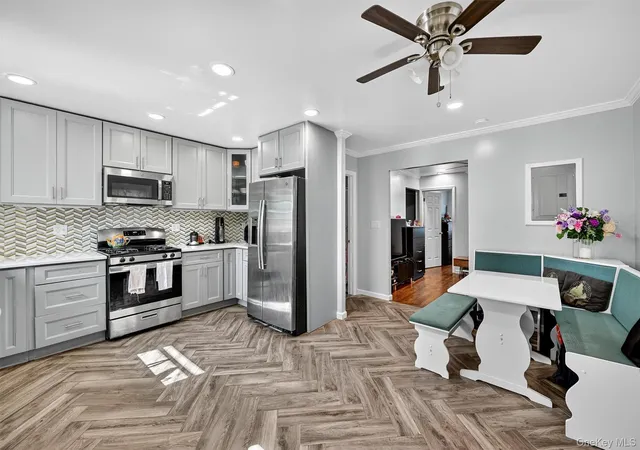 Listing Photo 5 - Condo for sale in building located at 356 N Broadway, Yonkers, NY 10701