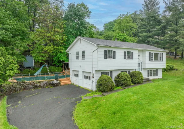 2nd image of 1 S Delaware Dr, Nyack, NY 10960 | MLS# 905914
