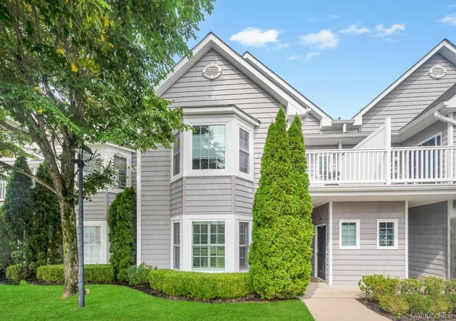 1st image of 305 Okeefe Ct, Oakdale, NY 11769 | MLS# 905967