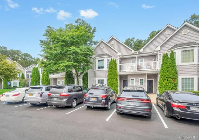 33rd image of 305 Okeefe Ct, Oakdale, NY 11769 | MLS# 905967