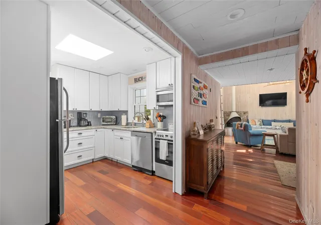 5th image of 20 Seneca St, Ocean Beach, NY 11770 | MLS# 906137