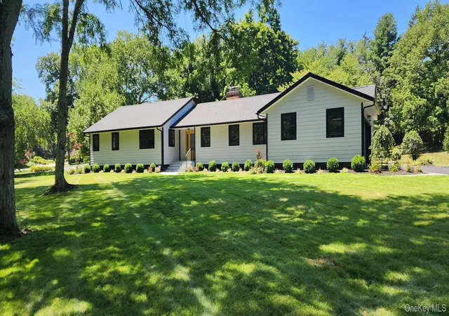 Photo 1 of Single family home for sale at 19 Michaels Ln, Oyster Bay, NY 11545 | MLS# 906140 | Listing updated on 2026-10-04