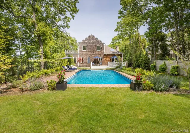 3rd image of 29 Oyster Pond Ln, East Hampton, NY 11937 | MLS# 906542