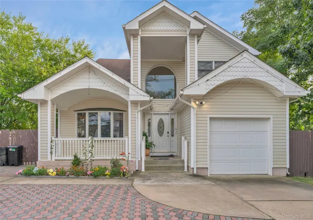 Single family home for sale at 51 Atlantic Ave, Freeport, NY 11520 | MLS# 906808 | Listing updated on 2025-12-23