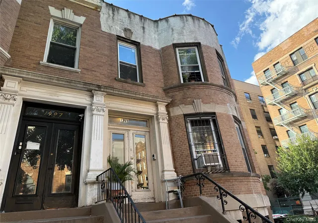 Photo 3 of Sale Pending at 1999 Morris Ave, Bronx, NY 10453 | MLS# 906828 | Listing updated on 2026-01-23