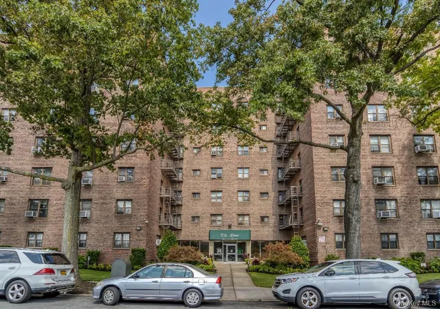 Condo for sale at 204-15 Foothill Ave #B77, Hollis, NY 11423 | MLS# 907138