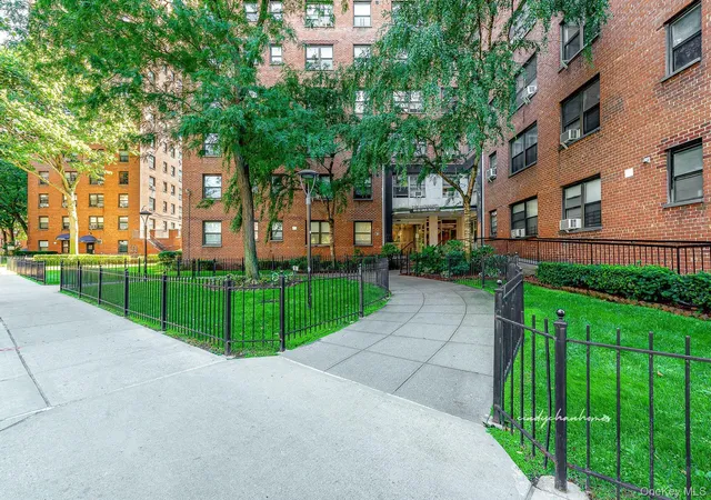 2nd image of 99 32 66th Road #5B, Rego Park, NY 11374 | MLS# 907888