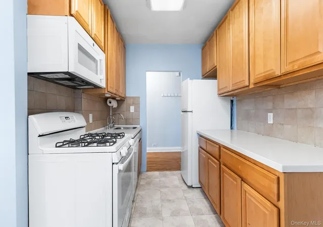 3rd image of 4310 48Th Ave, New York, NY 11377