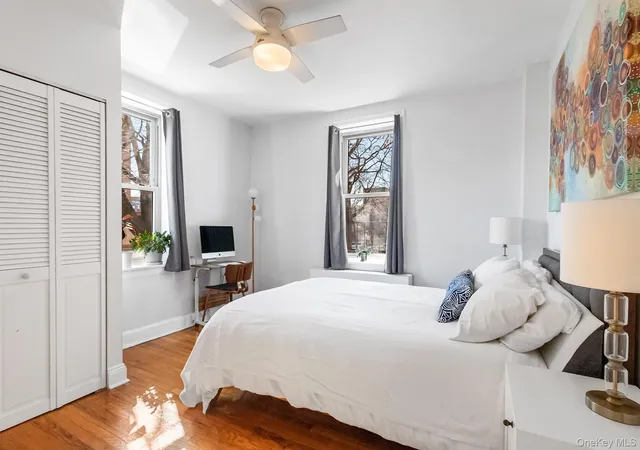 5th image of 4310 48Th Ave, New York, NY 11377