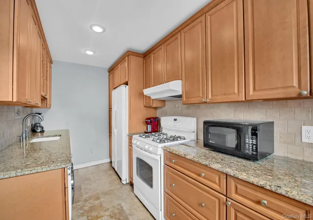 4th image of 21-29 Utopia Pkwy #Upstairs, Whitestone, NY 11357 | MLS# 908684