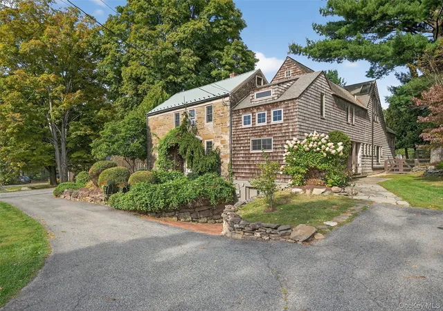 Photo 3 of Single family home for sale at 441 Scotchtown Collabar Rd, Wallkill, NY 10941 | MLS# 908720 | Listing updated on 2026-09-29