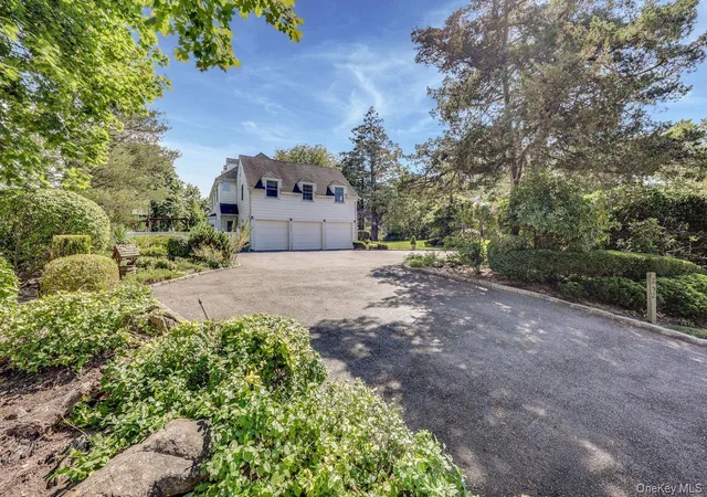 Photo 3 of Sale Pending at 252 Cedar Ave, Hewlett, NY 11557 | MLS# 908817 | Listing updated on 2026-08-17