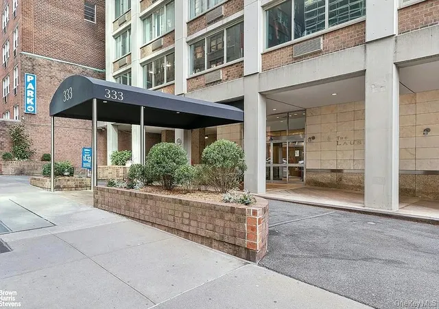 1st image of 333 E 45Th St #17F, New York, NY 10017 | MLS# 909145
