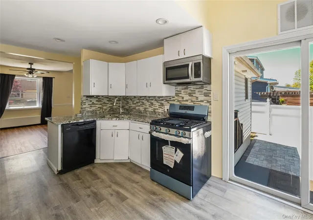 3rd image of 412 37Th St #1 Family House, Lindenhurst, NY 11757 | MLS# 909203
