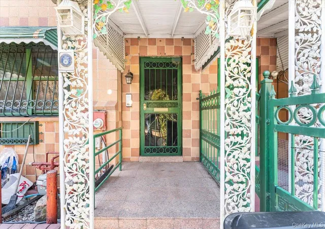 Photo 3 of Multi family home for sale at 1475 Crotona Pl, Bronx, NY 10456 | MLS# 909320 | Listing updated on 2026-04-01