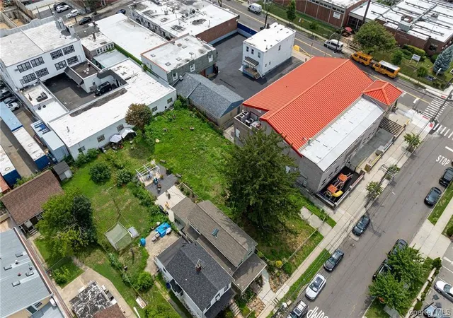 5th image of 150-12 12 Ave, New York, NY 10001 | MLS# 909472