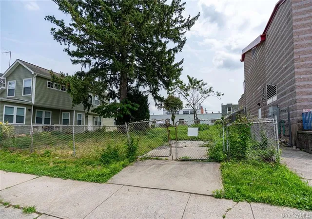 7th image of 150 12 12 Ave, New York, NY 10001 | MLS# 909472