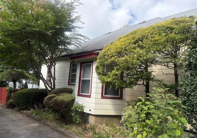 15th image of 1346 Bellmore Ave, North Bellmore, NY 11710 | MLS# 909673