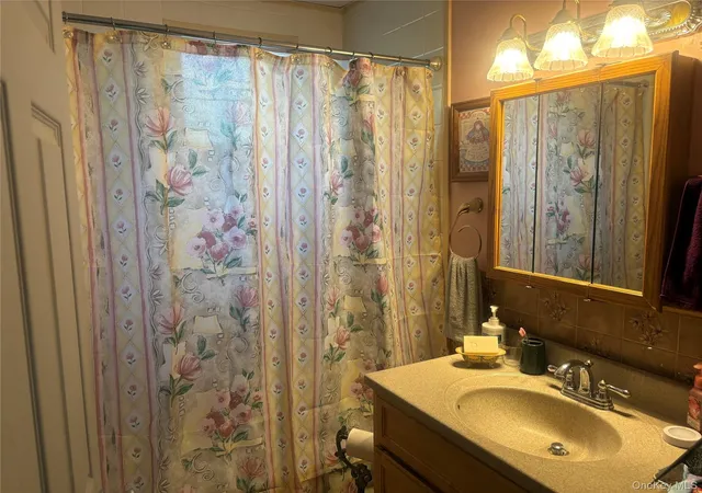 5th image of 1346 Bellmore Ave, North Bellmore, NY 11710 | MLS# 909673