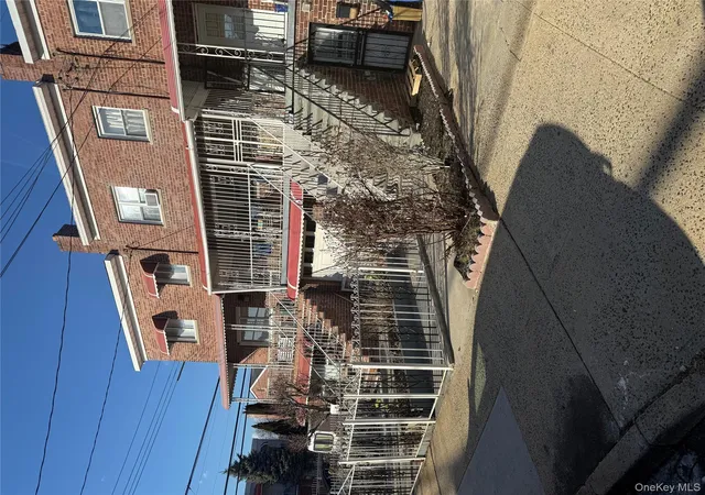 2nd image of 655 E 240th St, Bronx, NY 10470 | MLS# 909763