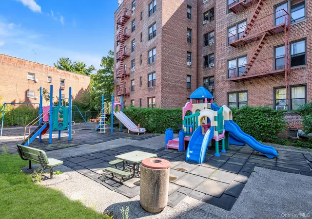 Photo 4 of Sale Pending at 15030 71st Avenue #2D, Flushing, NY 11367 | MLS# 909786 | Listing updated on 2026-07-22