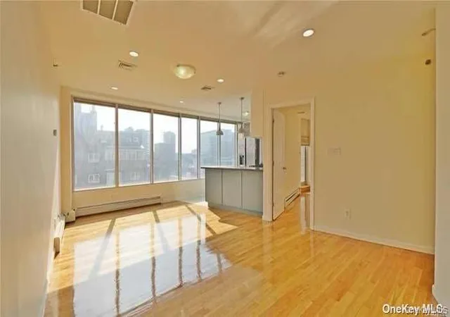 2nd image of 132-03 Sanford Ave #8M, Flushing, NY 11355 | MLS# 909799