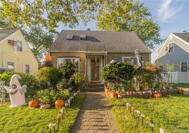 Single Family Residence at 75 Peninsula Blvd, Valley Stream, NY 11581 | MLS# 909847 |  | Sold on 2026-03-11