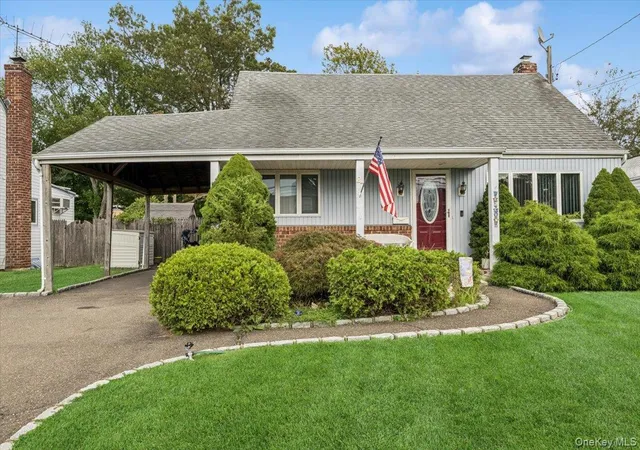 3rd image of 27 Mell Dr, North Babylon, NY 11703 | MLS# 909876