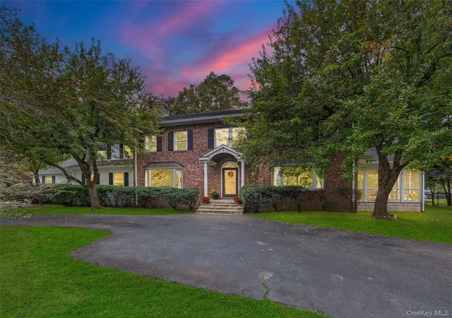 Single family home for sale at 1 Vivian Pl, Suffern, NY 10901 | MLS# 909934 | Listing updated on 2025-11-07
