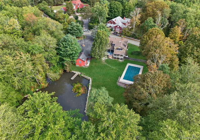 Photo 3 of Single family home for sale at 91 Eagle Valley Rd, Sloatsburg, NY 10974 | MLS# 910305 | Listing updated on 2026-10-04