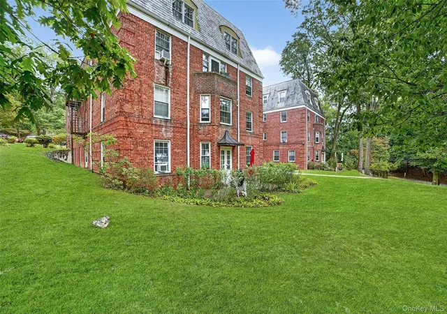Homes for sale in Greenburgh, NY | 64 Pinewood Road, Greenburgh, NY 10530 | Houzeo