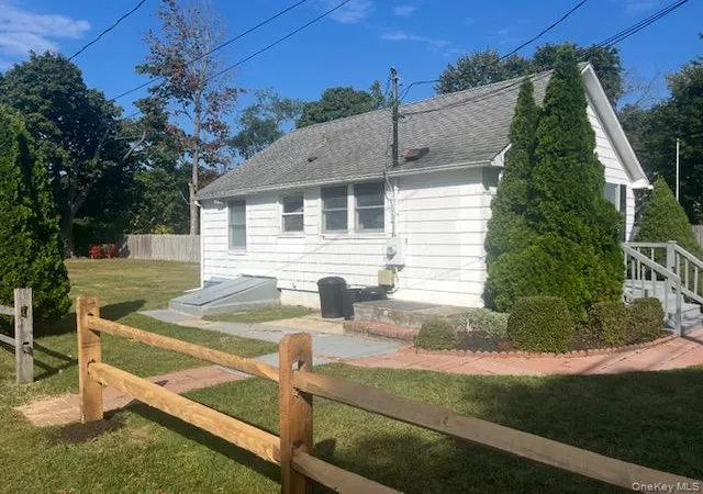 5th image of 19 Carlson Ln, East Northport, NY 11731 | MLS# 910774