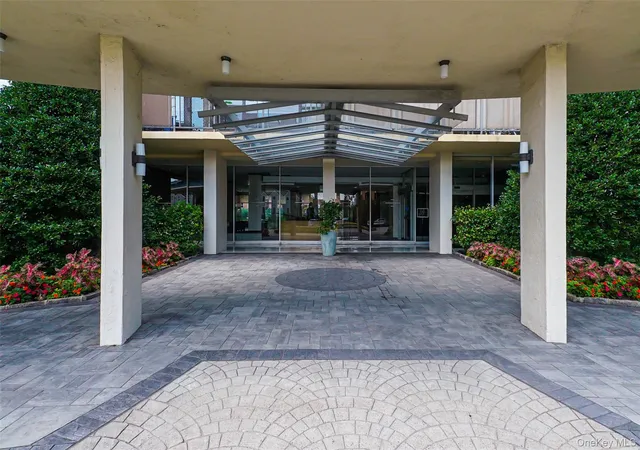 2nd image of 166 25 Powells Cove Blvd #3G, Whitestone, NY 11357 | MLS# 910827