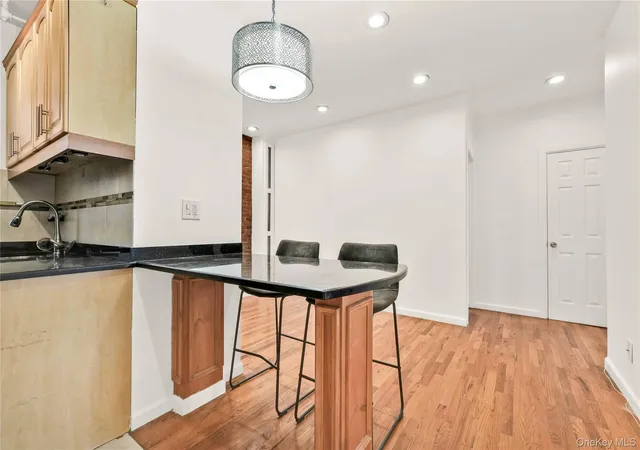 3rd image of 21-28 35Th #2A, Astoria, NY 11105 | MLS# 910994