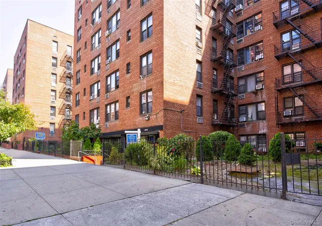 2nd image of 83 30 Vietor Ave #417, Elmhurst, NY 11373 | MLS# 912002