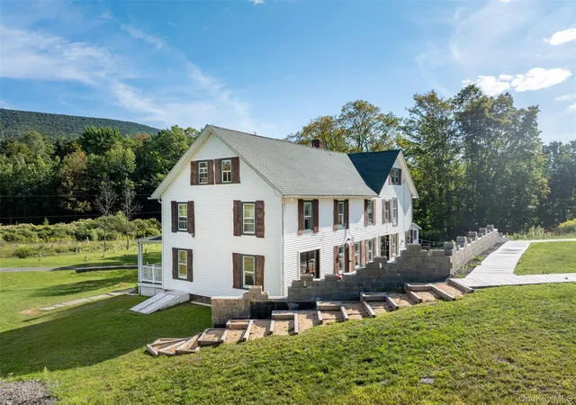 Photo 3 of Single family home for sale at 3 Leon Macglashan Rd, Maplecrest, NY 12454 | MLS# 912042 | Listing updated on 2026-09-24