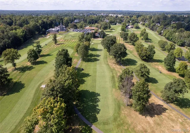 Photo 9 of Sale Pending at 18 Stone Bridge Rd, Purchase, NY 10577 | MLS# 912131 | Listing updated on 2025-12-28
