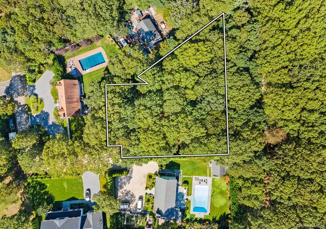 2nd image of 4 Calvin St, East Hampton, NY 11937 | MLS# 912145