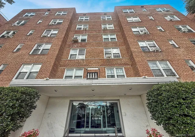 13th image of 1111 Midland Ave #5J, Bronxville, NY 10708 | MLS# 912438